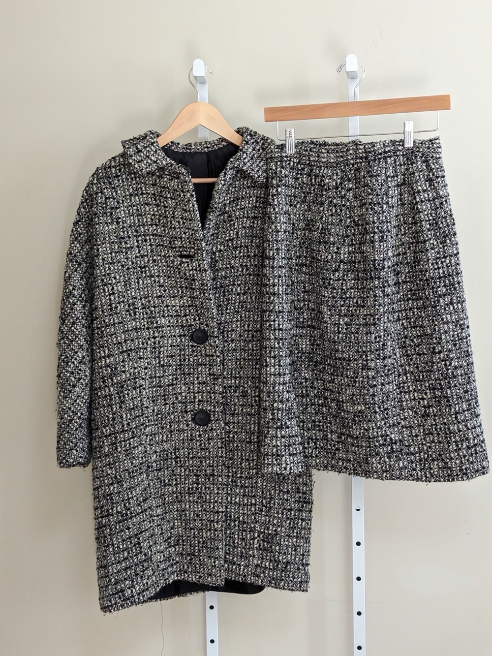 1960s Round Tower Donegal Handwoven Tweed Skirt Suit set 26 Waist Ireland